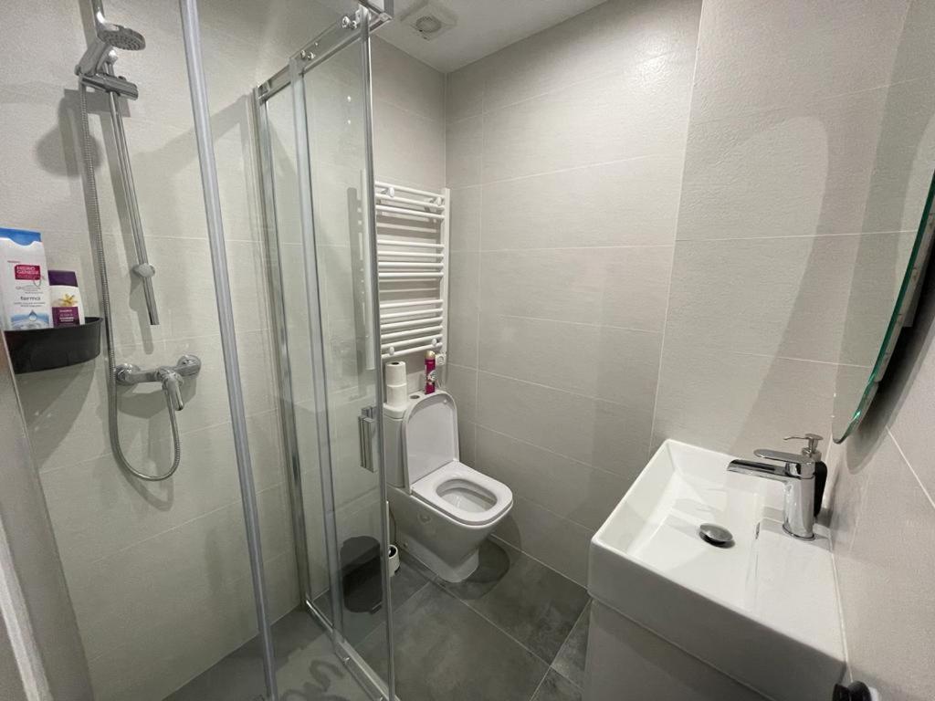 Habitacion Privada En El Centro De 毕尔巴鄂 外观 照片